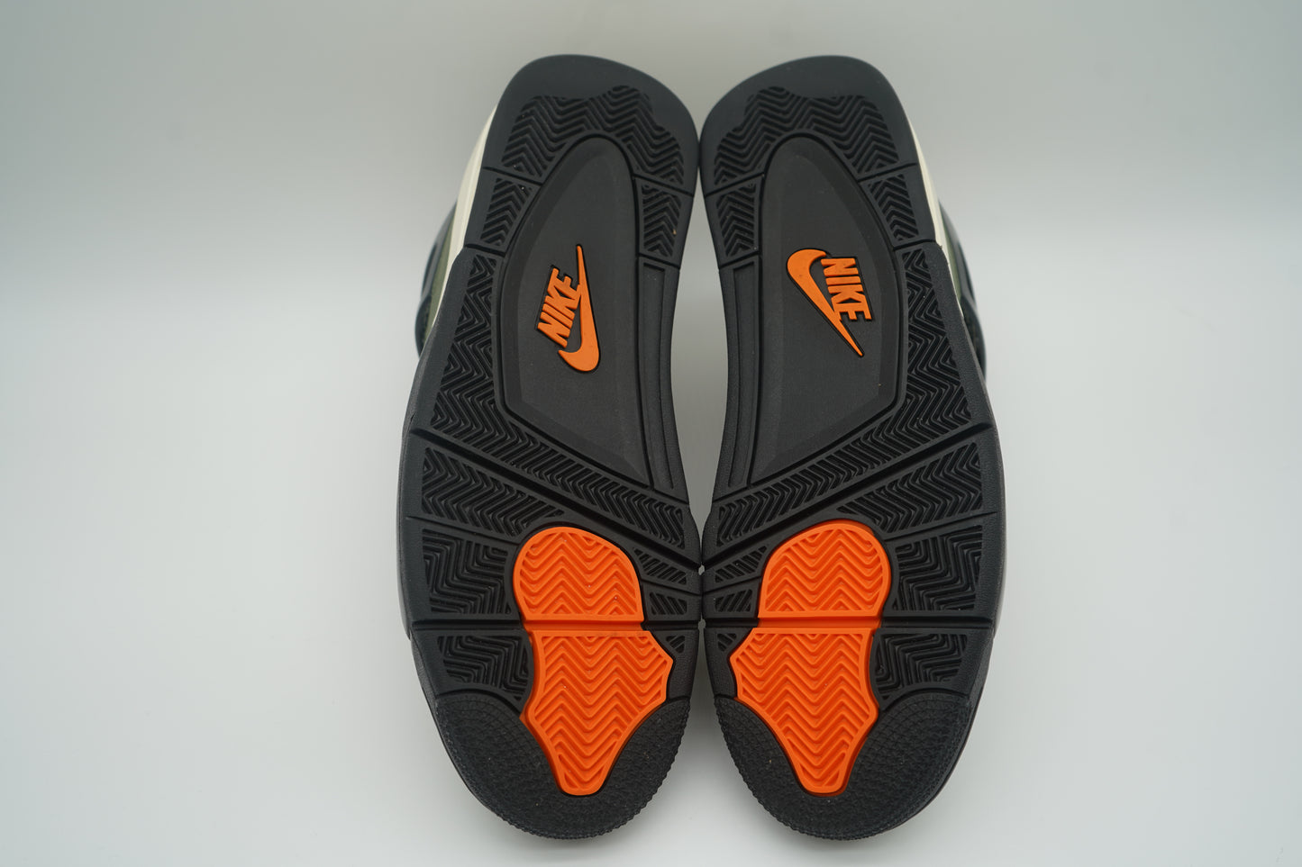 Jordan 4 Retro OG SP Undefeated (2025)
