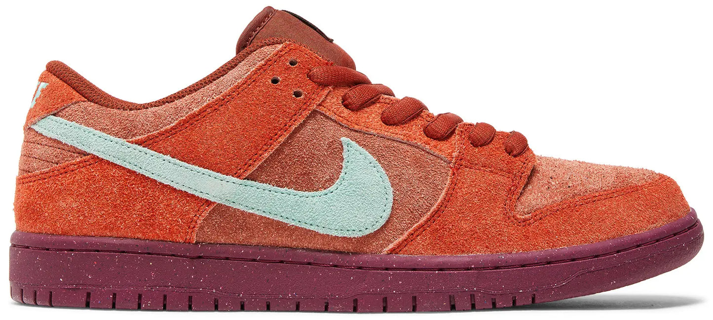 Nike SB Dunk Low Mystic Red