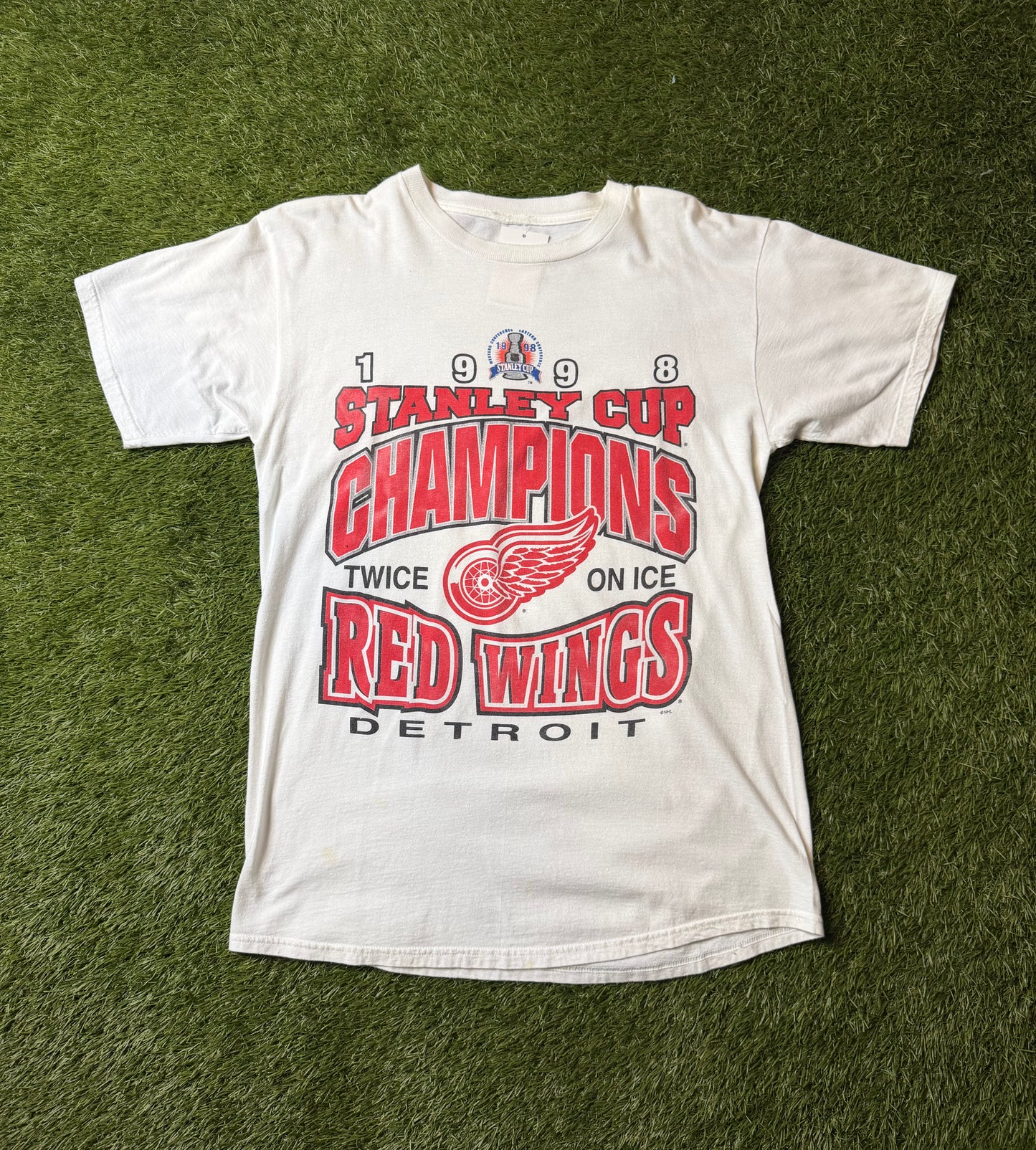 Vintage 1998 Detroit Red Wings Cup Champs T Shirt