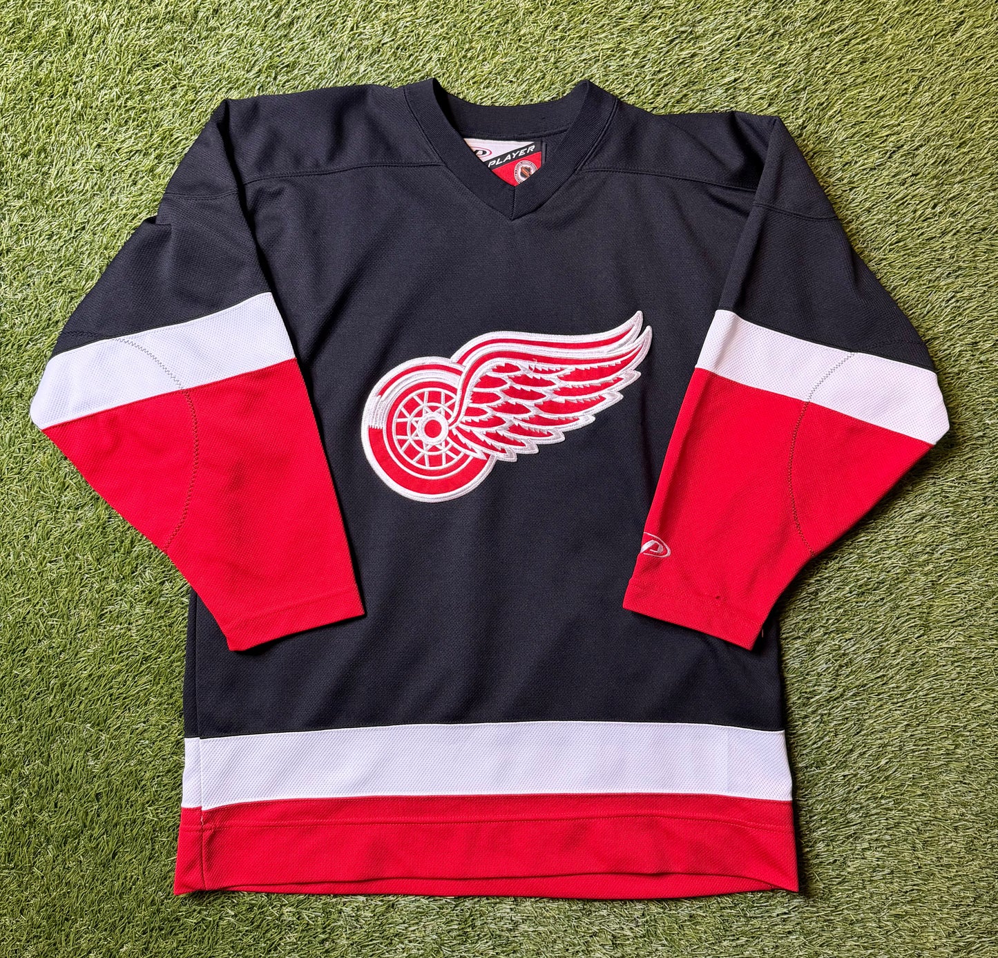 Vintage 90s Pro Player Detroit Red Wings Alternate Jersey