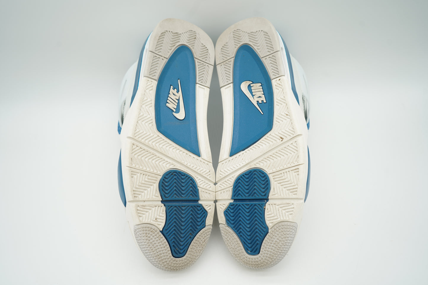 Jordan 4 Retro Military Blue (2024)