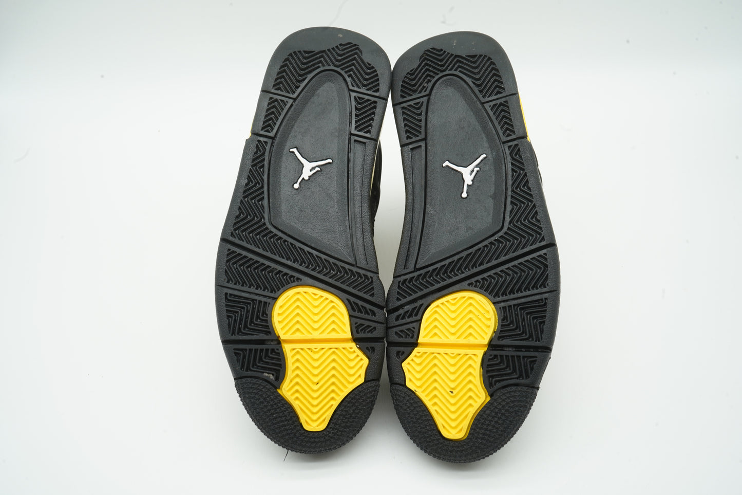 Jordan 4 Retro Thunder (2023)