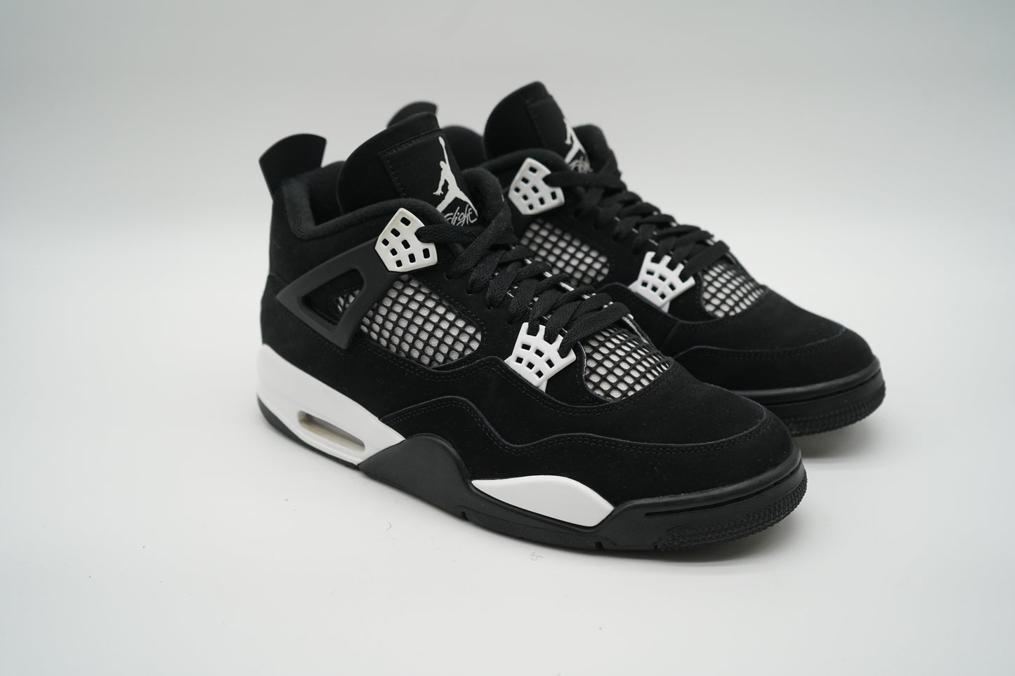 Jordan 4 Retro White Thunder