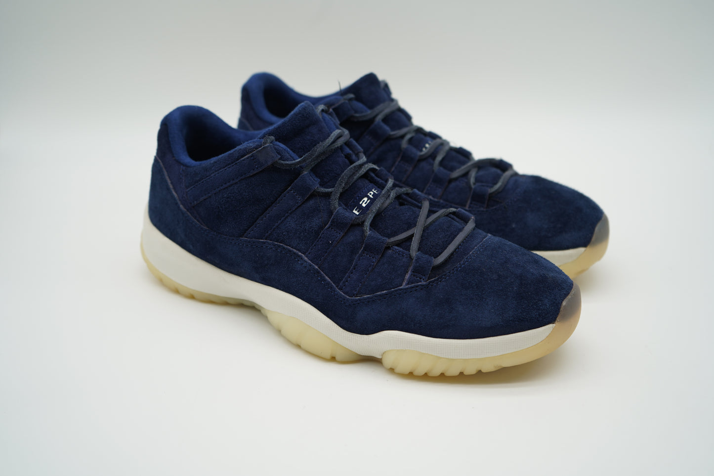 Jordan 11 Retro Low Derek Jeter RE2PECT