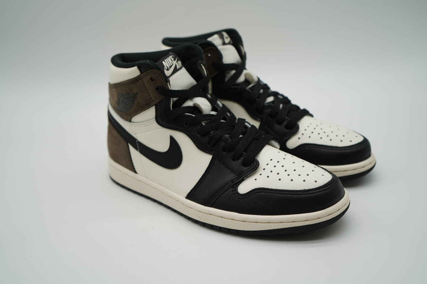 Jordan 1 Retro High Dark Mocha