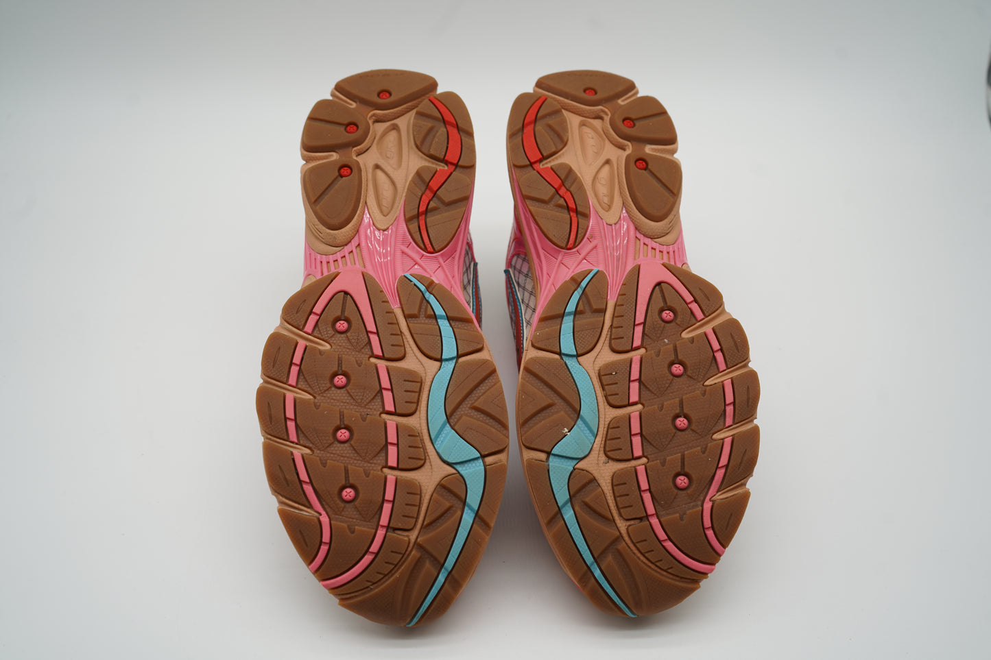 Saucony ProGrid Omni 9 Jae Tips To Do List Tan