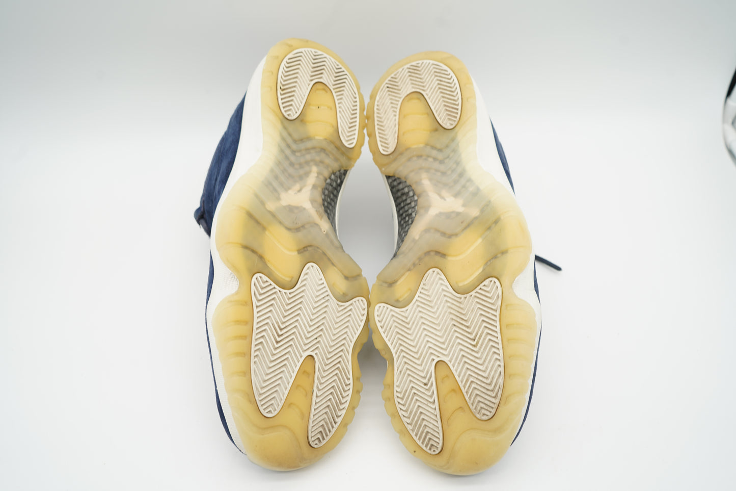 Jordan 11 Retro Low Derek Jeter RE2PECT