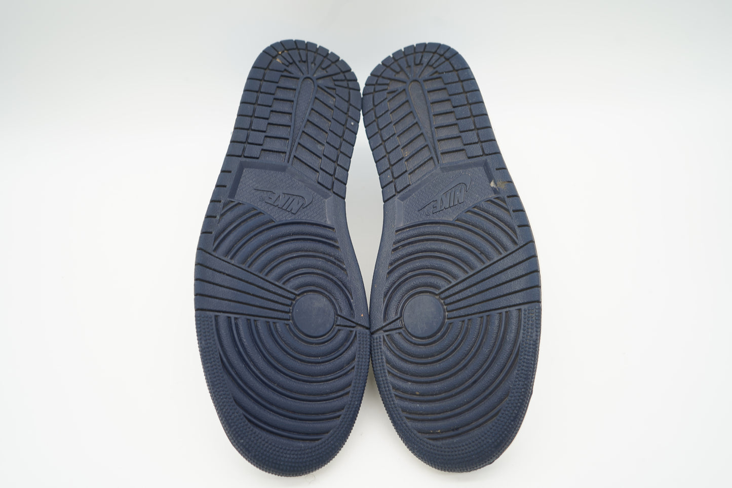 Jordan 1 Low OG Obsidian UNC