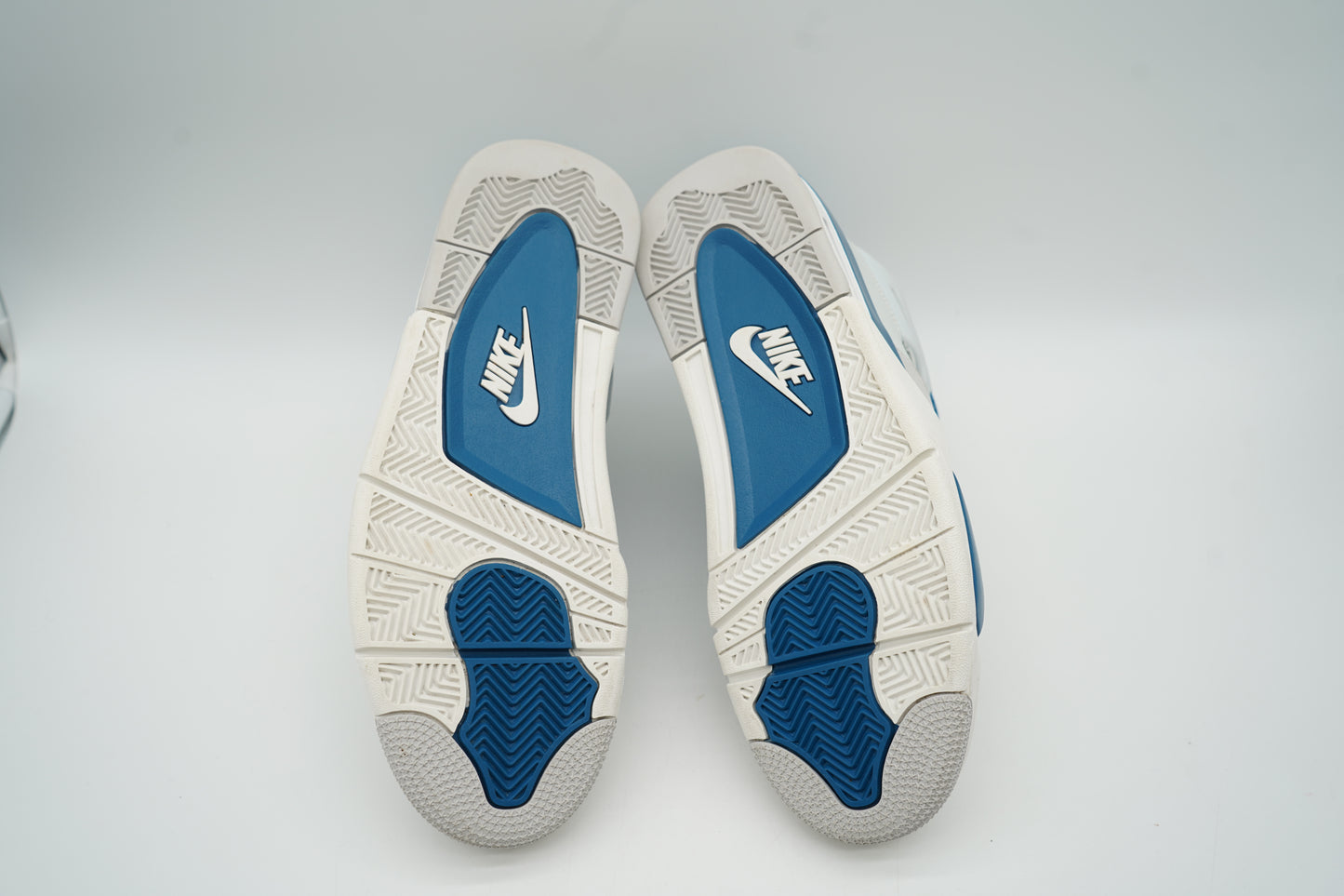 Jordan 4 Retro Military Blue (2024)