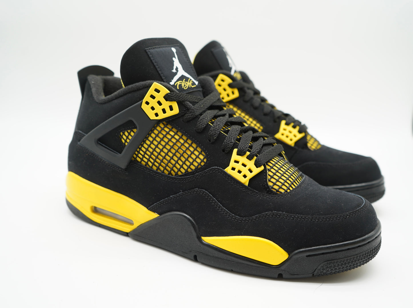 Jordan 4 Retro Thunder (2023)
