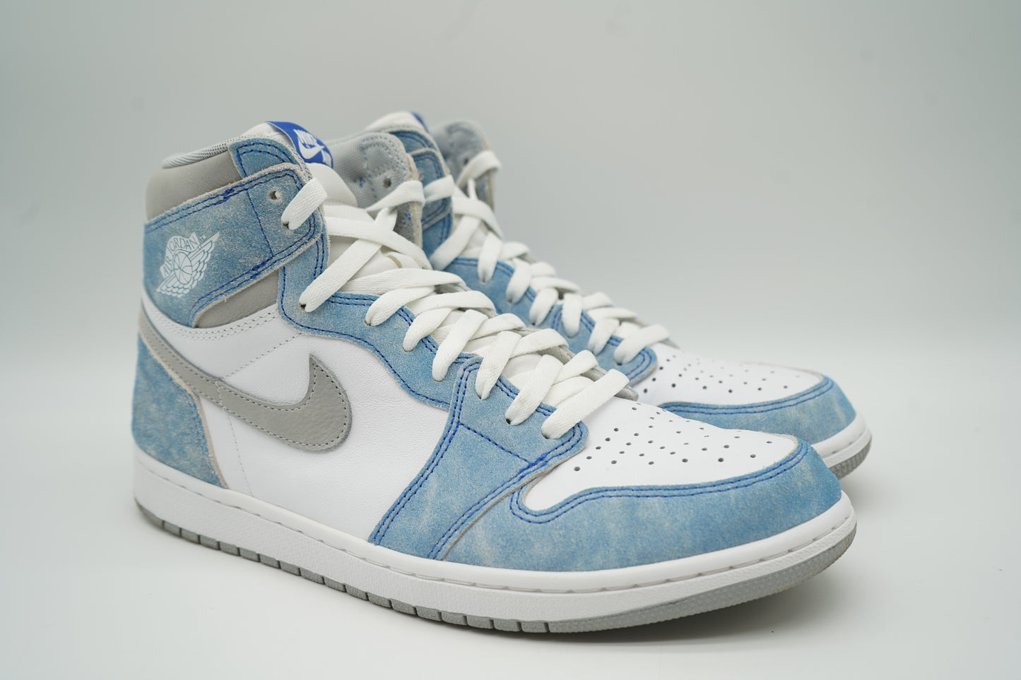 Jordan 1 Retro High Hyper Royal Smoke Grey