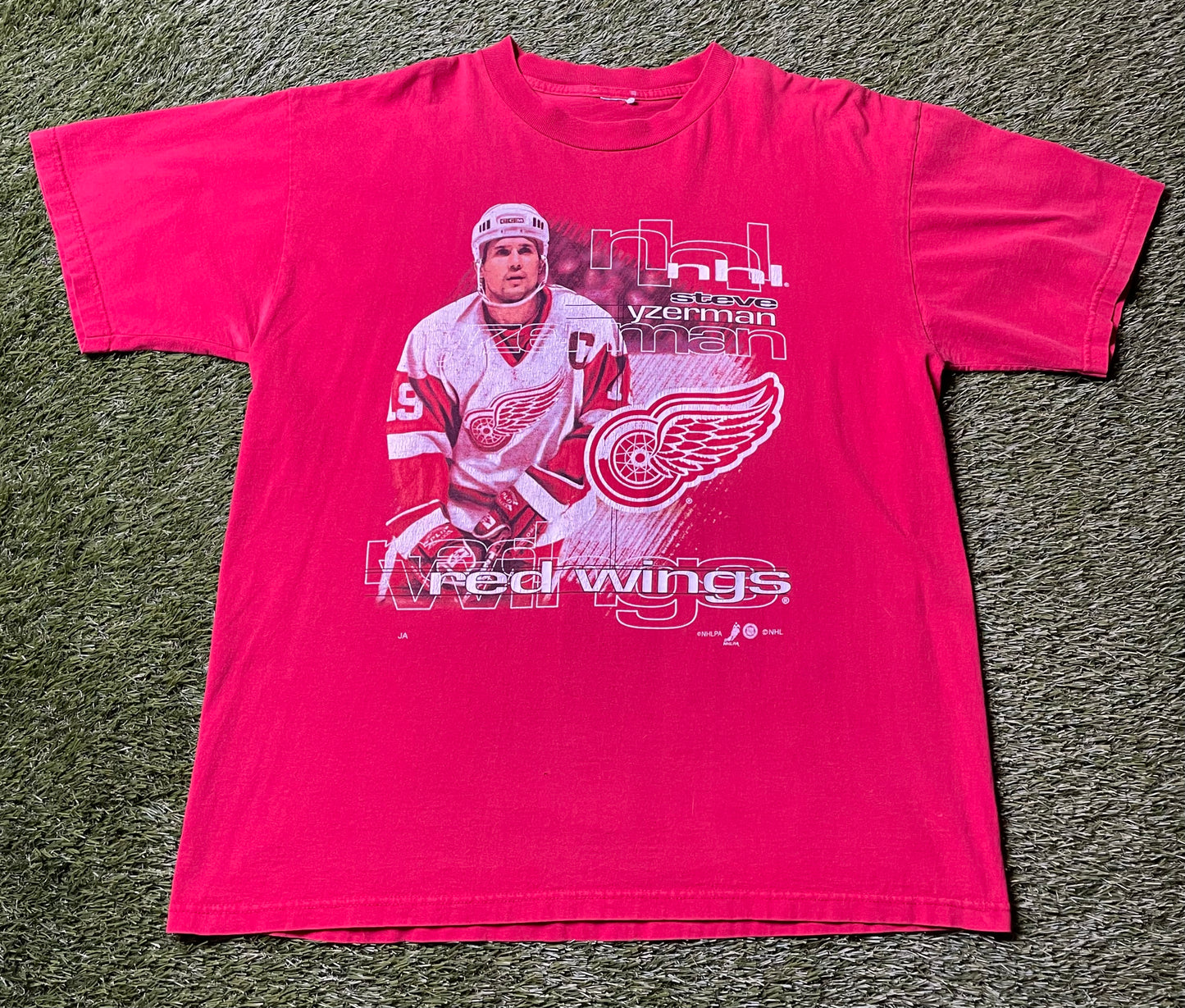 Vintage Detroit Red Wings Steve Yzerman Player T Shirt