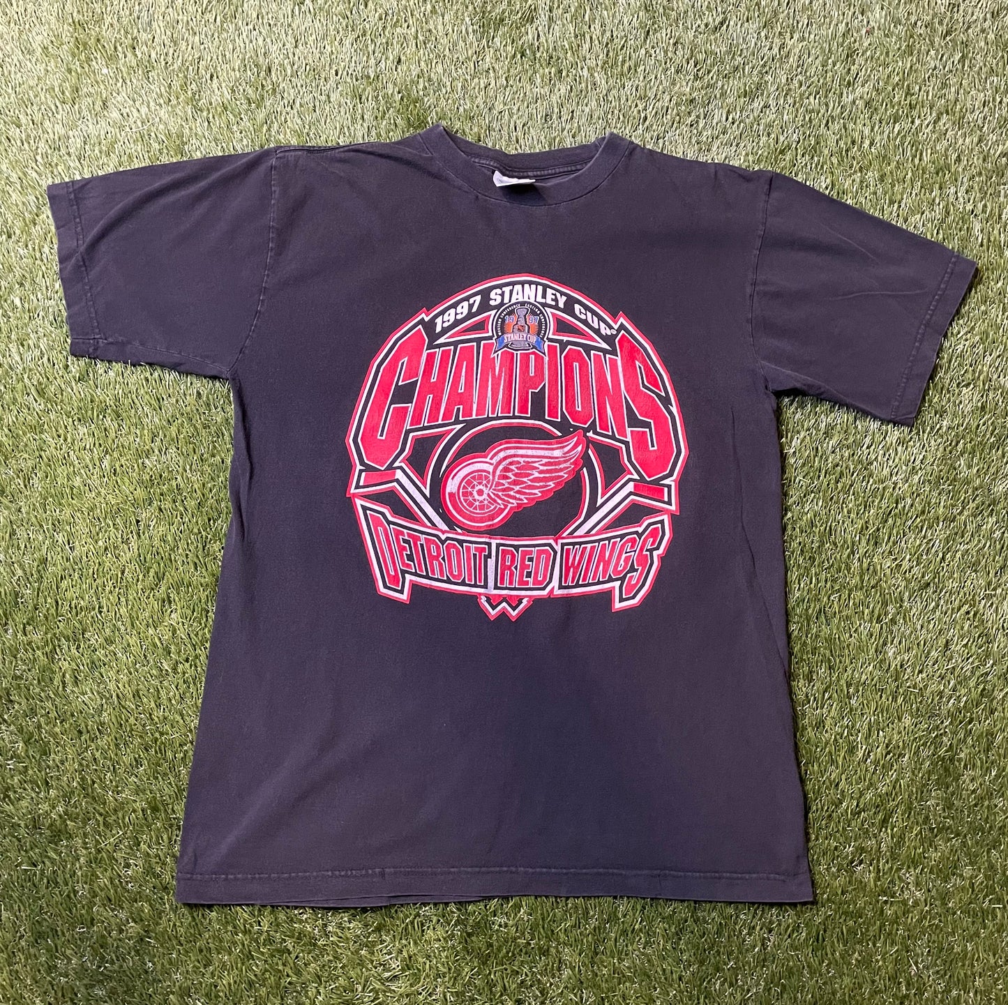 Vintage 1997 Detroit Red Wings T Shirt