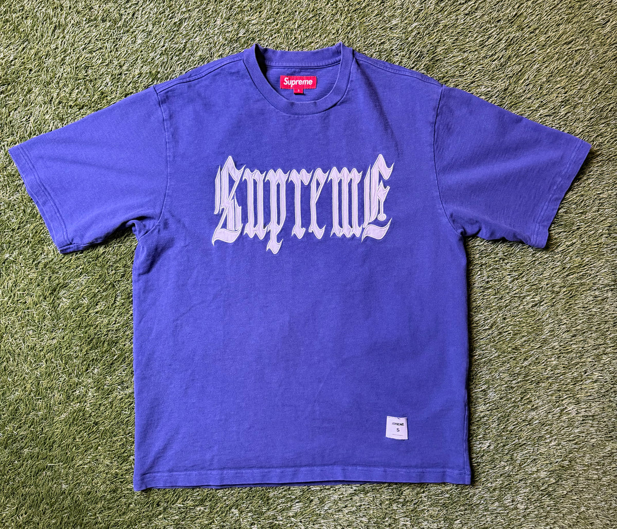 Supreme Old English S/S Top (SS24)