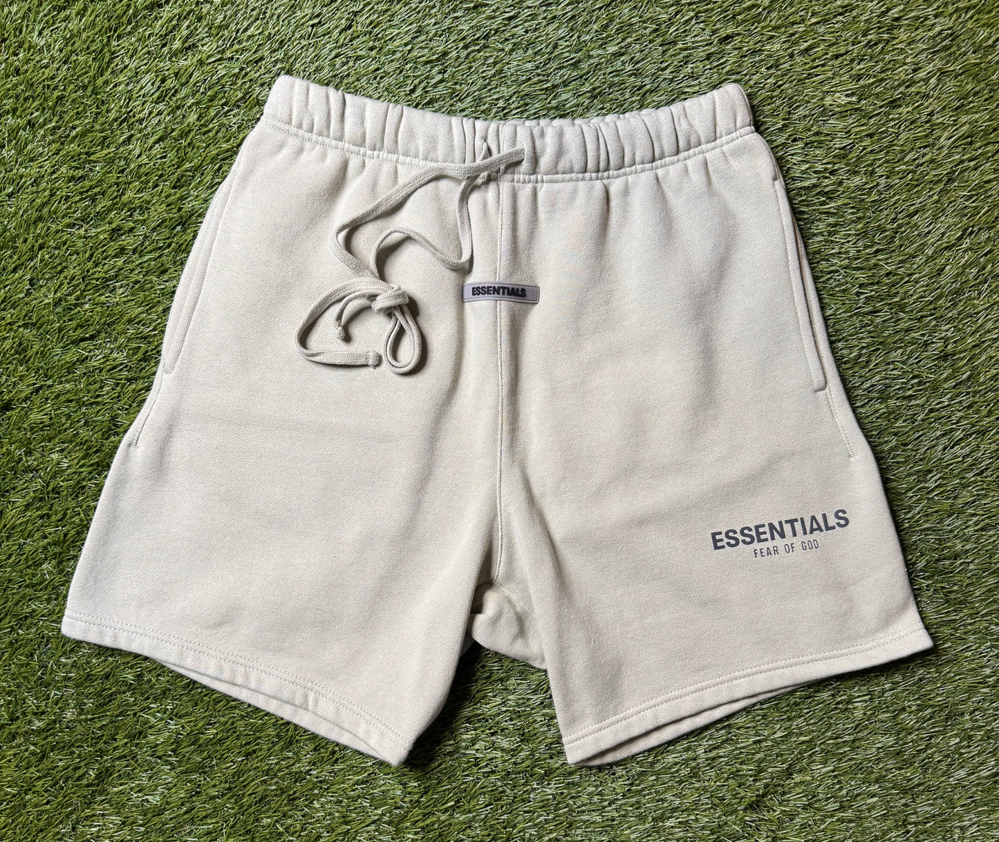 Essentials Fear of God Beige Shorts