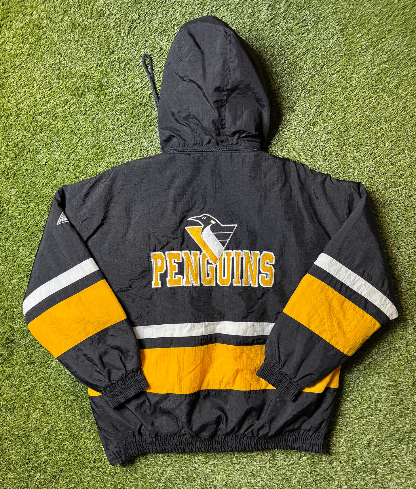 Vintage 90's Pittsburgh Penguins Apex Puffer Jacket