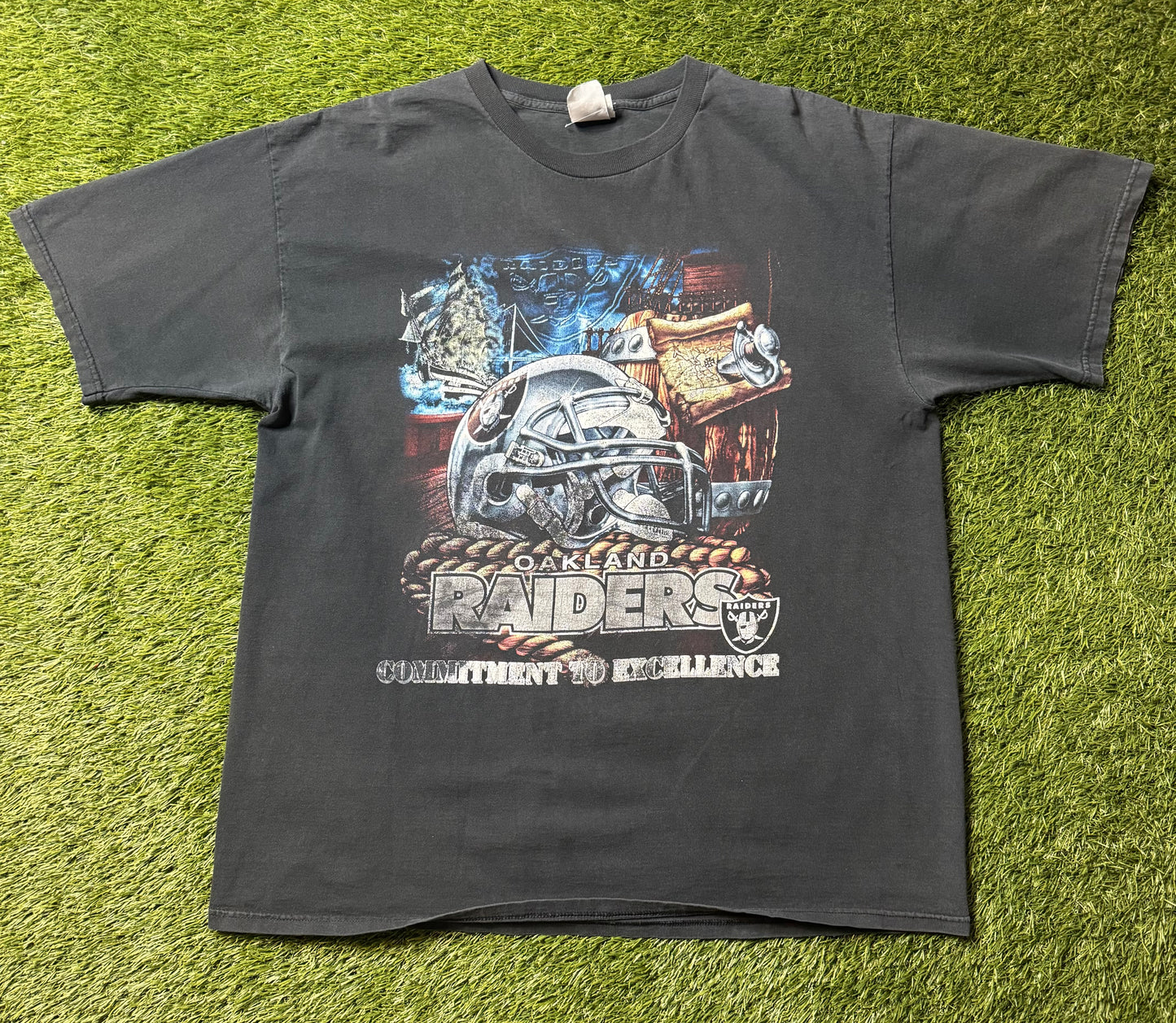 Vintage 2000's Oakland Raiders T Shirt