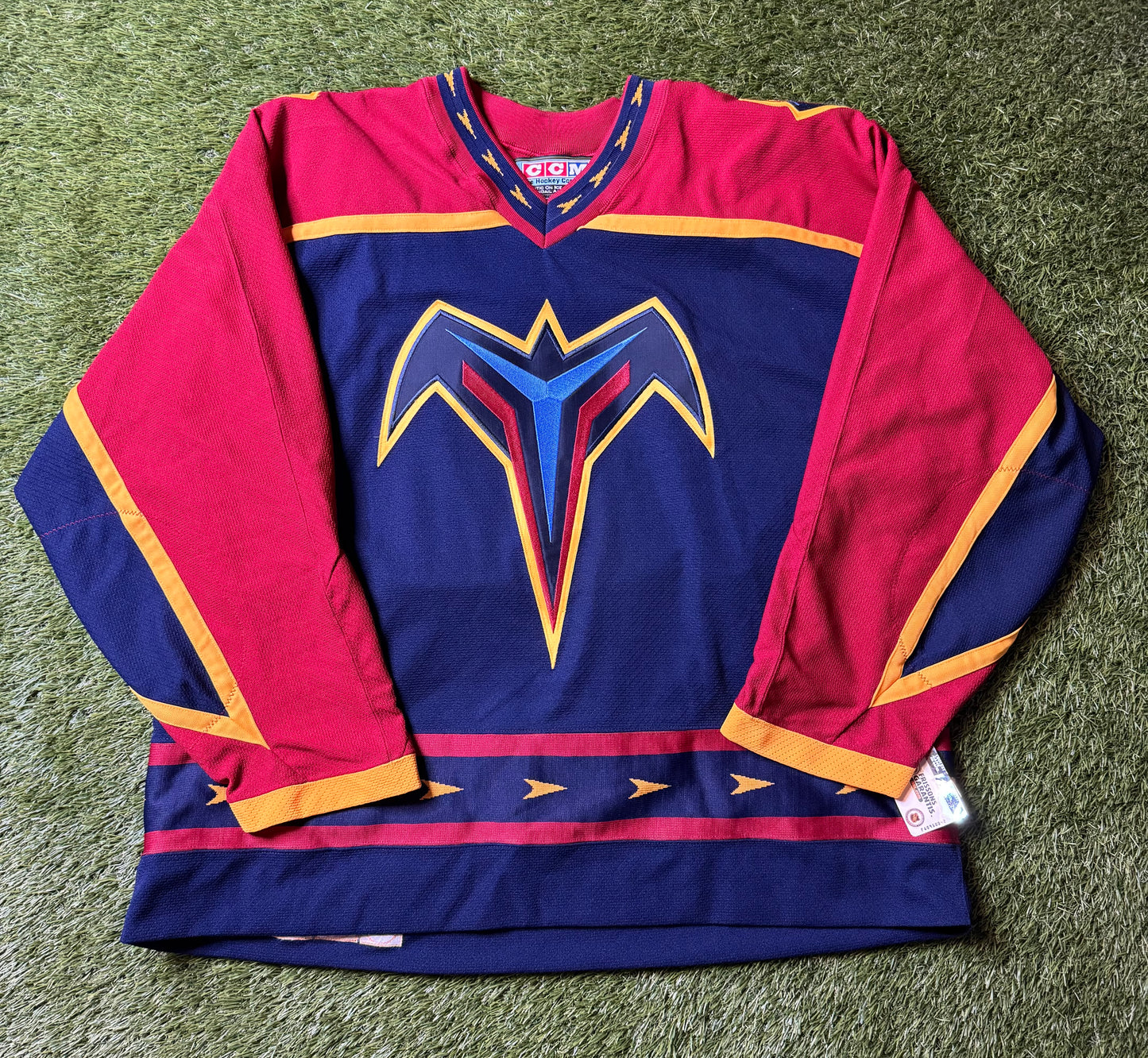 Vintage NWT Atlanta Thrashers Hockey Jersey