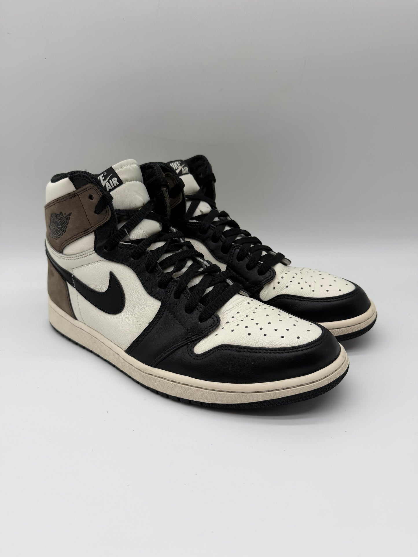 Jordan 1 Retro High Dark Mocha