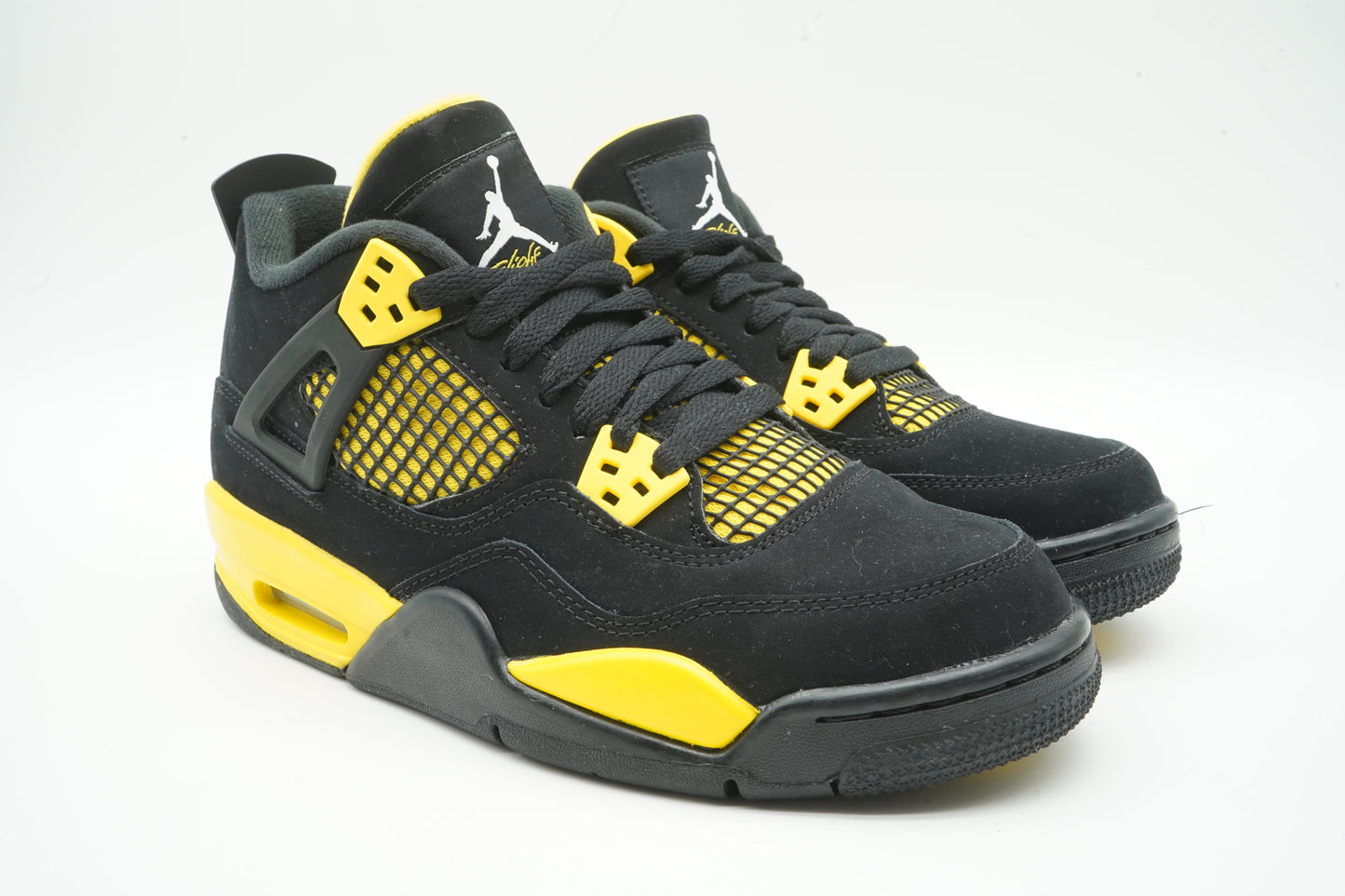 Jordan 4 Retro Thunder (2023)