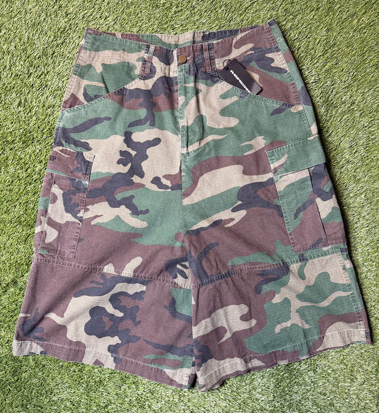 GV Gallery Raspberry 3/4 Shorts
