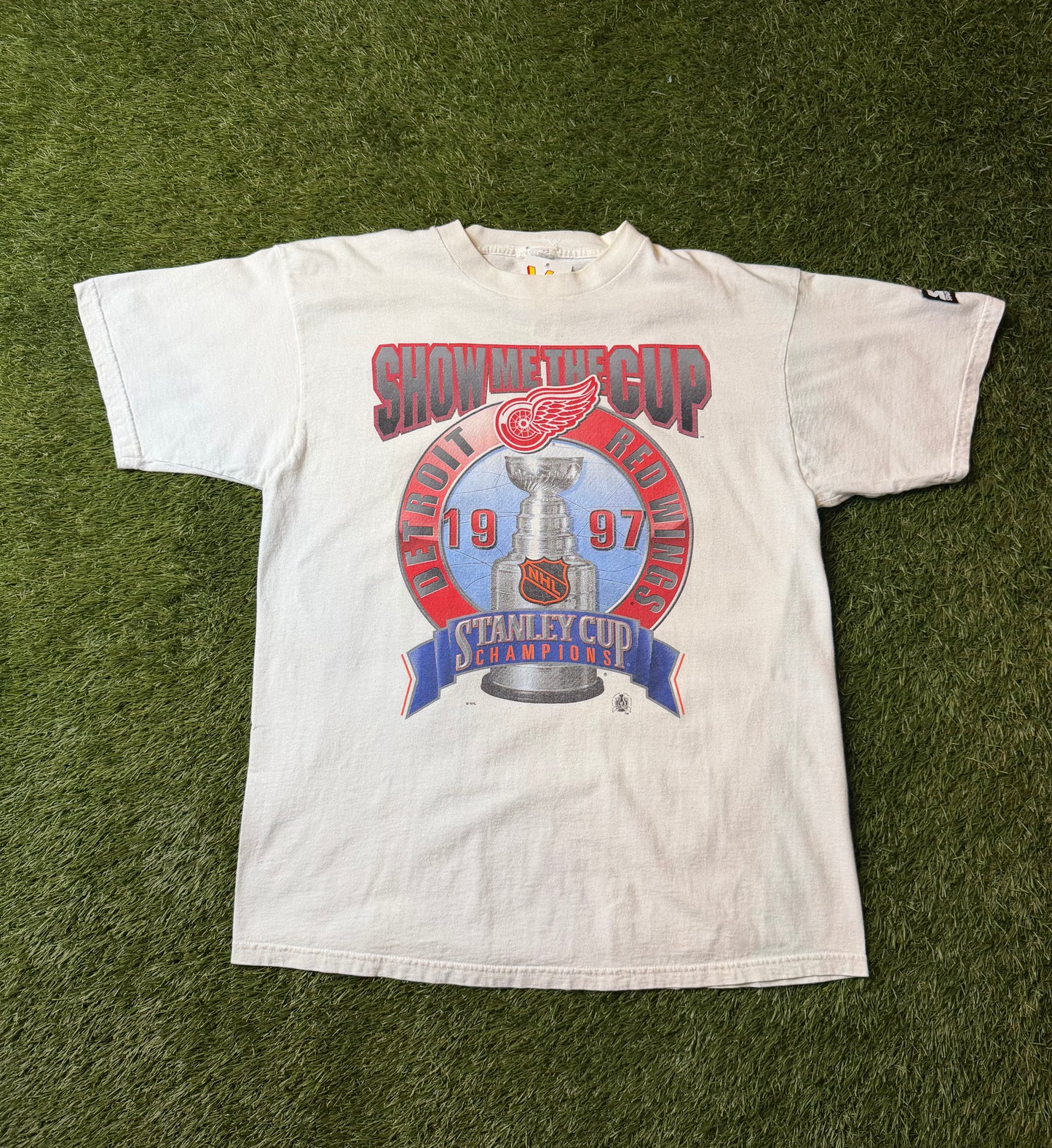 Vintage 1997 Red Wings Show Me The Cup T Shirt
