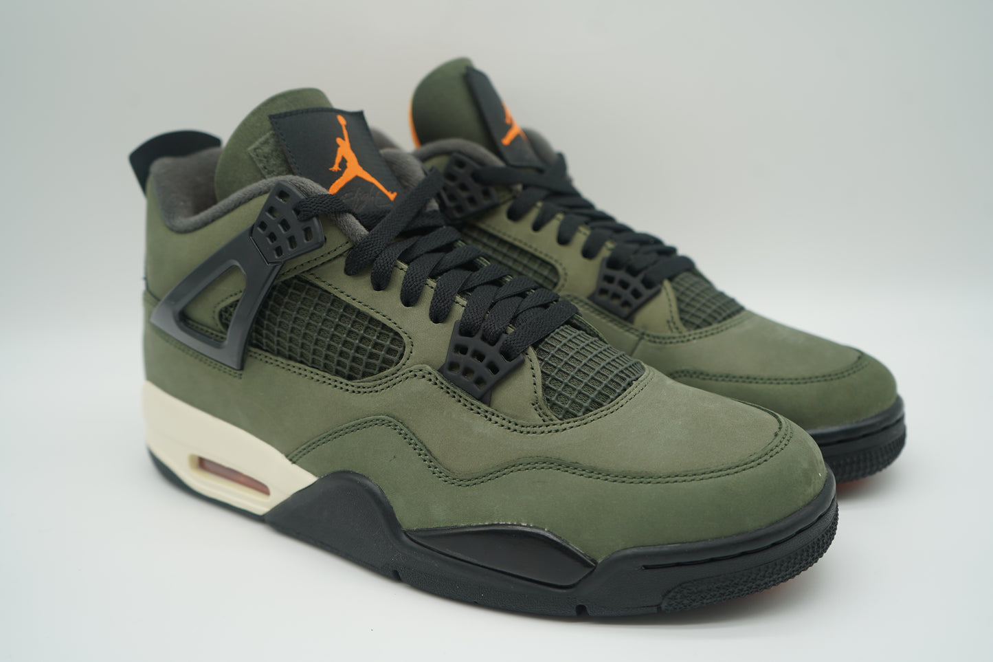 Jordan 4 Retro OG SP Undefeated (2025)
