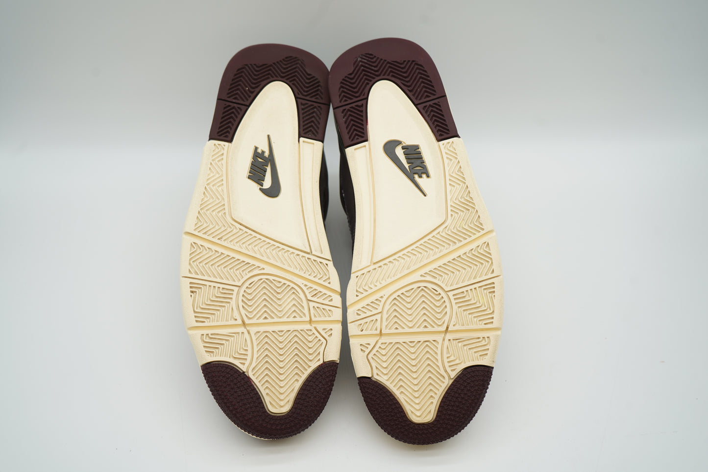 Jordan 4 Retro SP A Ma Maniére Violet Ore