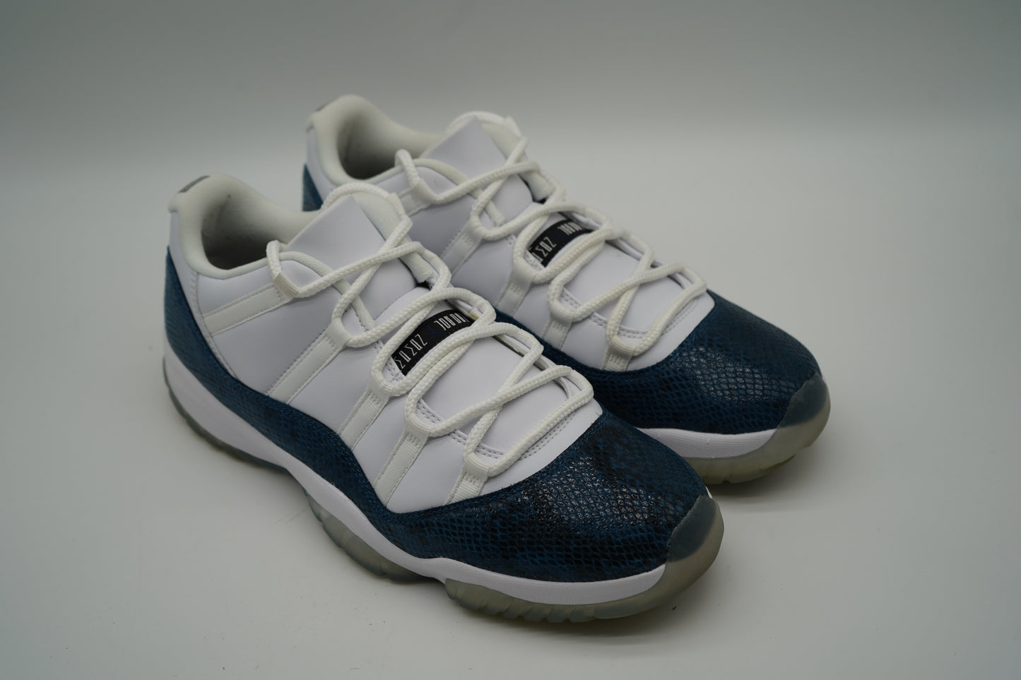 Jordan 11 Retro Low Snake Navy (2019)