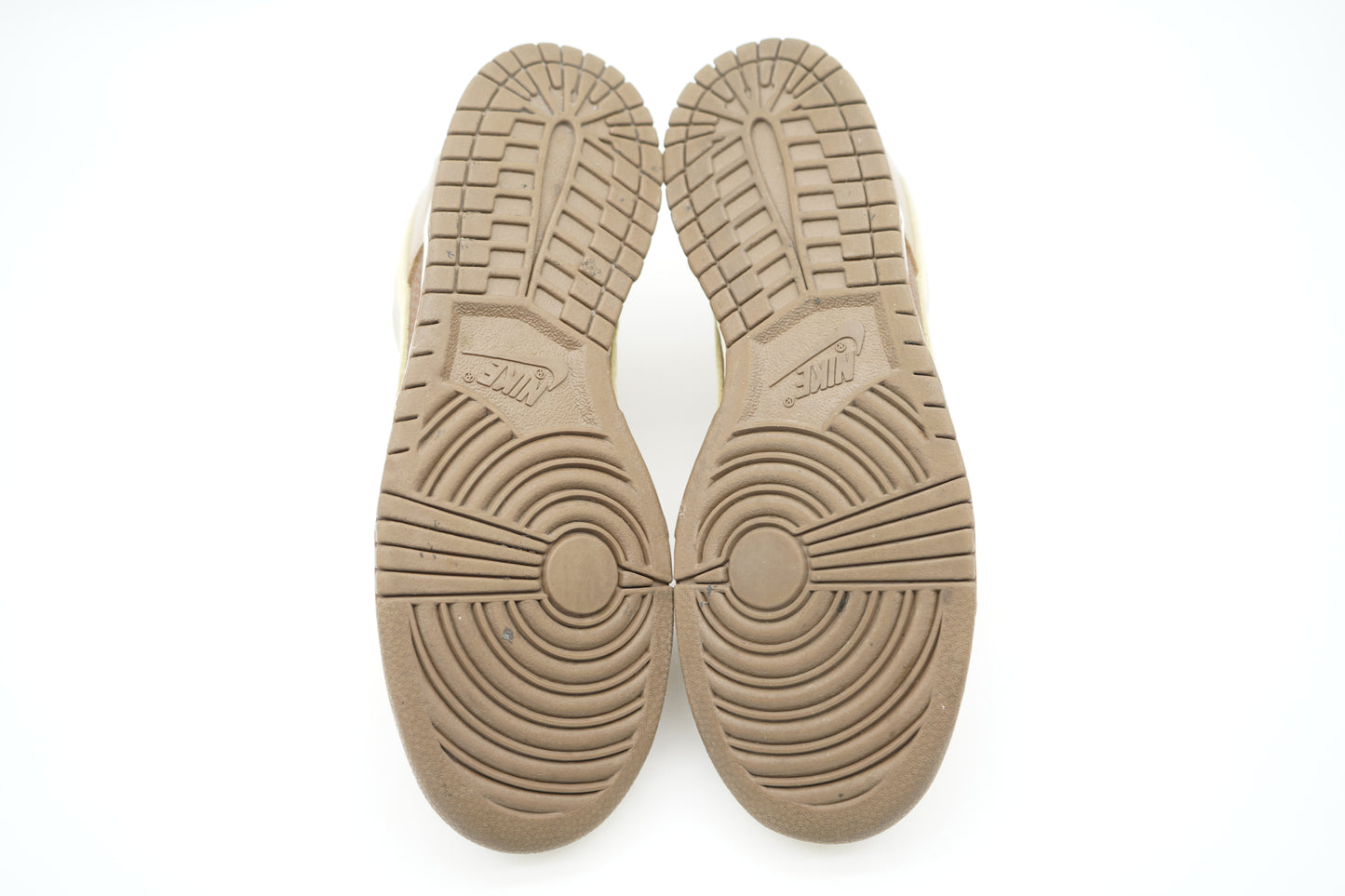 Nike Dunk Low SP Undefeated Canteen