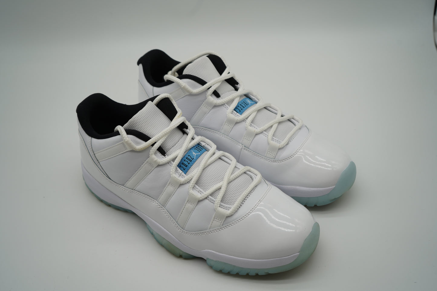 Jordan 11 Legend Blue