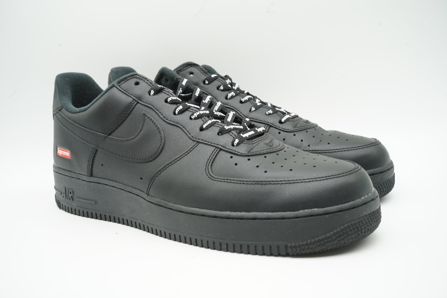 Nike Air Force 1 Low Supreme Black