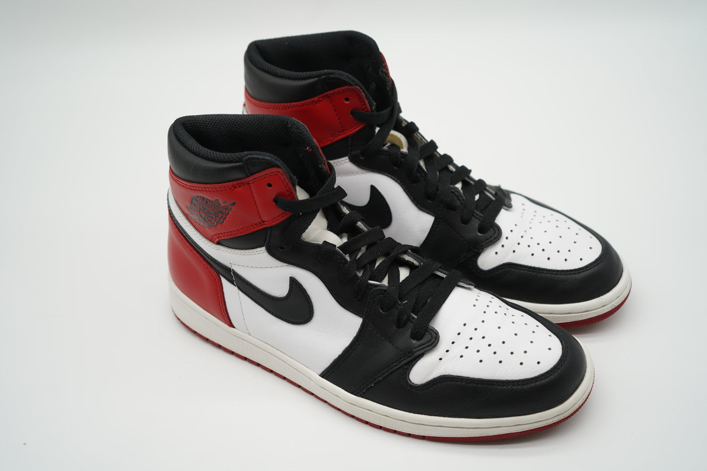 Jordan 1 Black Toe