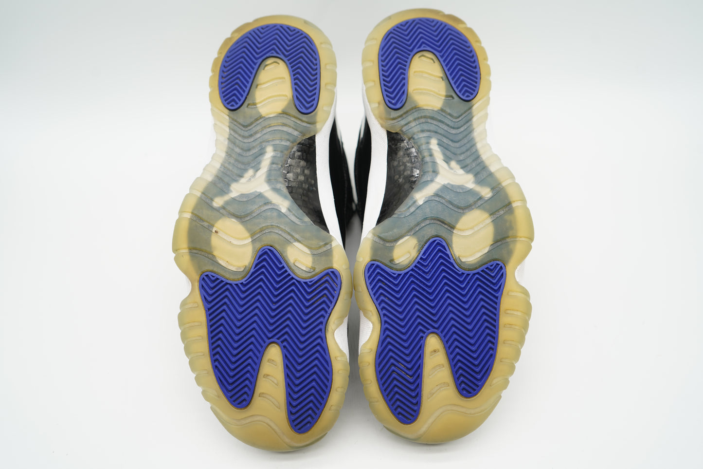 Jordan 11 Retro Space Jam (2016)