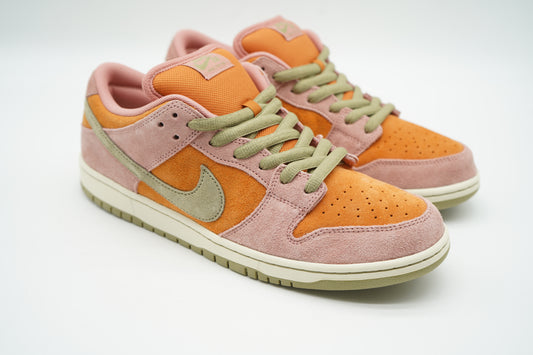 Nike SB Dunk Low Red Stardust