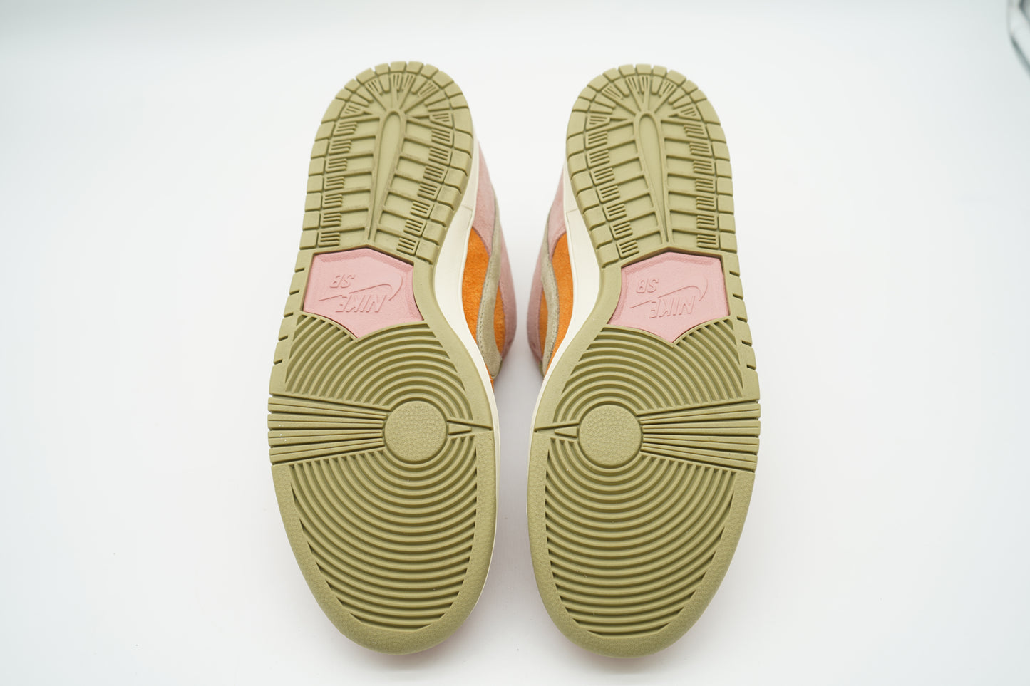 Nike SB Dunk Low Red Stardust