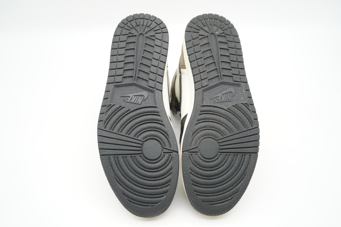 Jordan 1 Retro High Dark Mocha