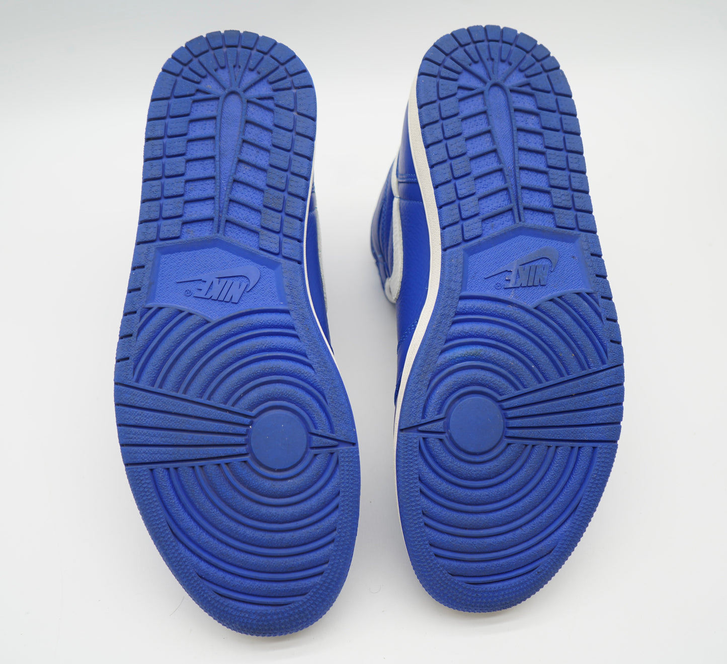 Jordan 1 Retro High Hyper Royal