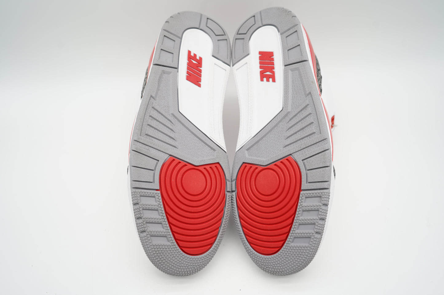 Jordan 3 Fire Red (2022)