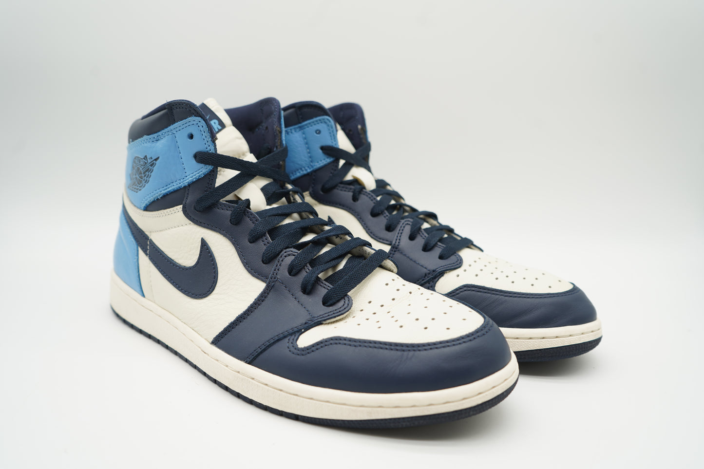 Jordan 1 Retro High Obsidian