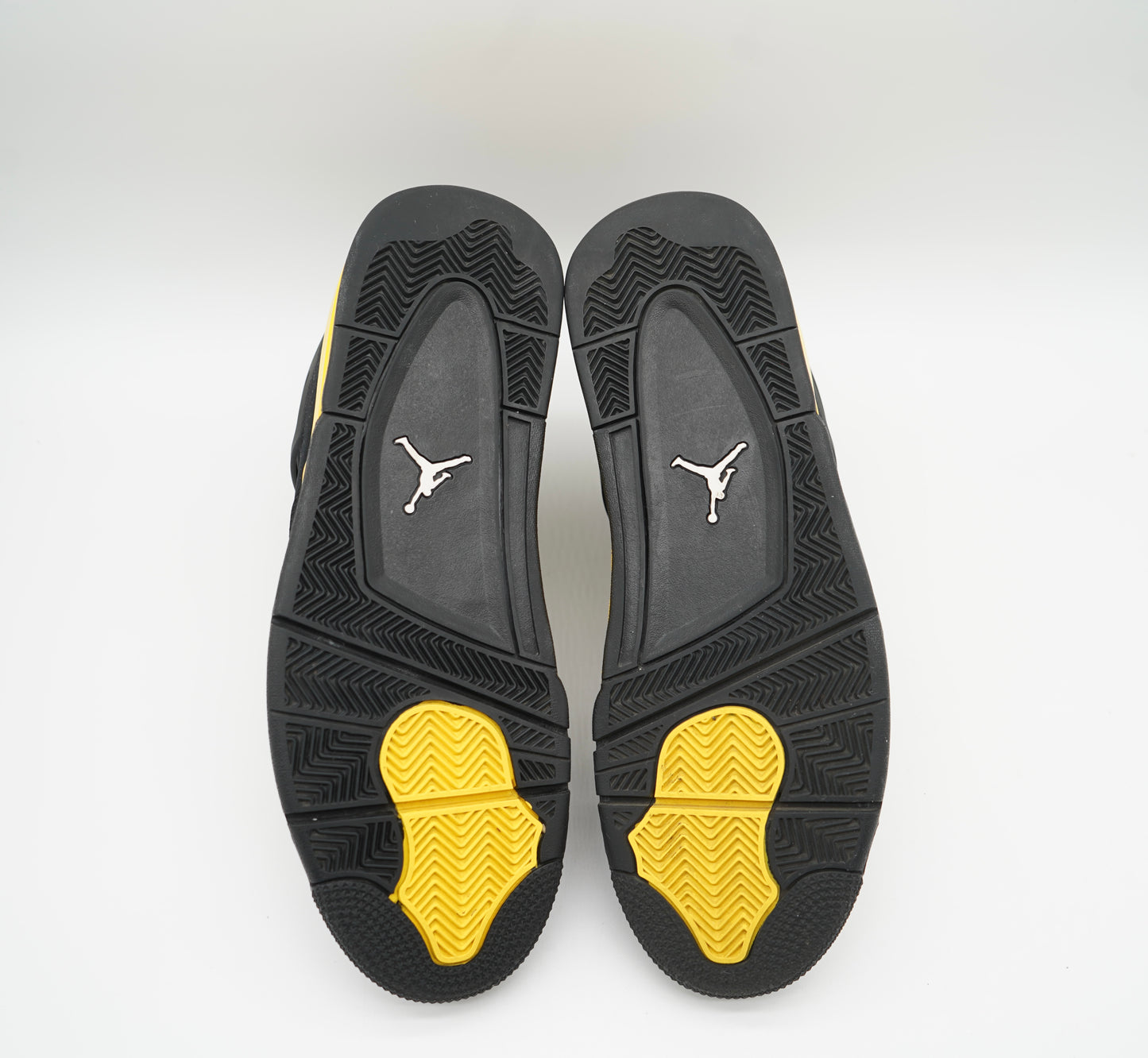 Jordan 4 Retro Thunder (2023)