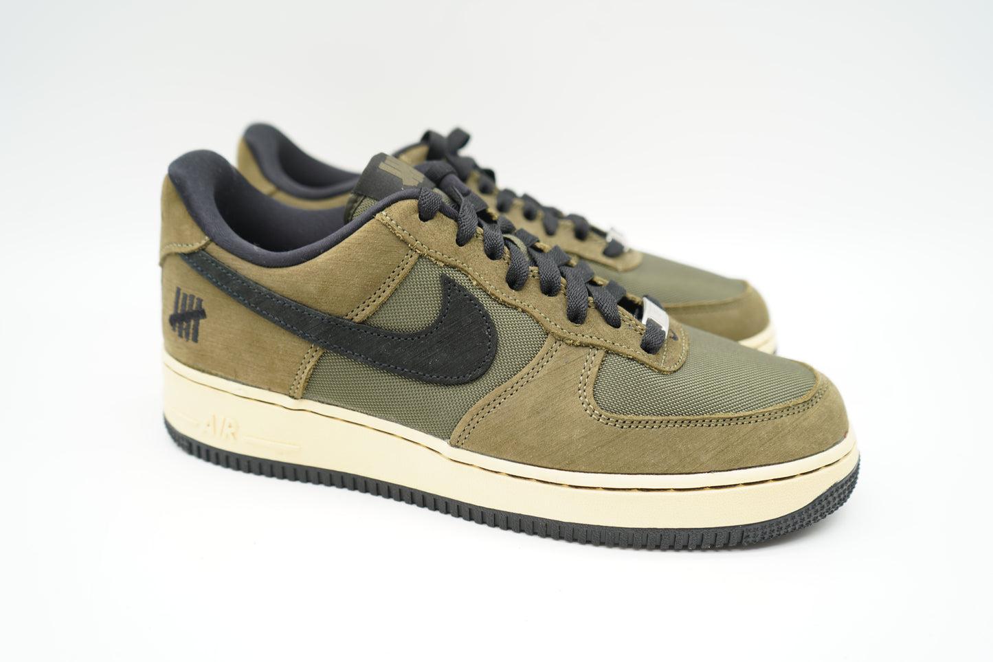 Nike Air Force 1 Low SP Undefeated Ballistic Dunk vs. AF1