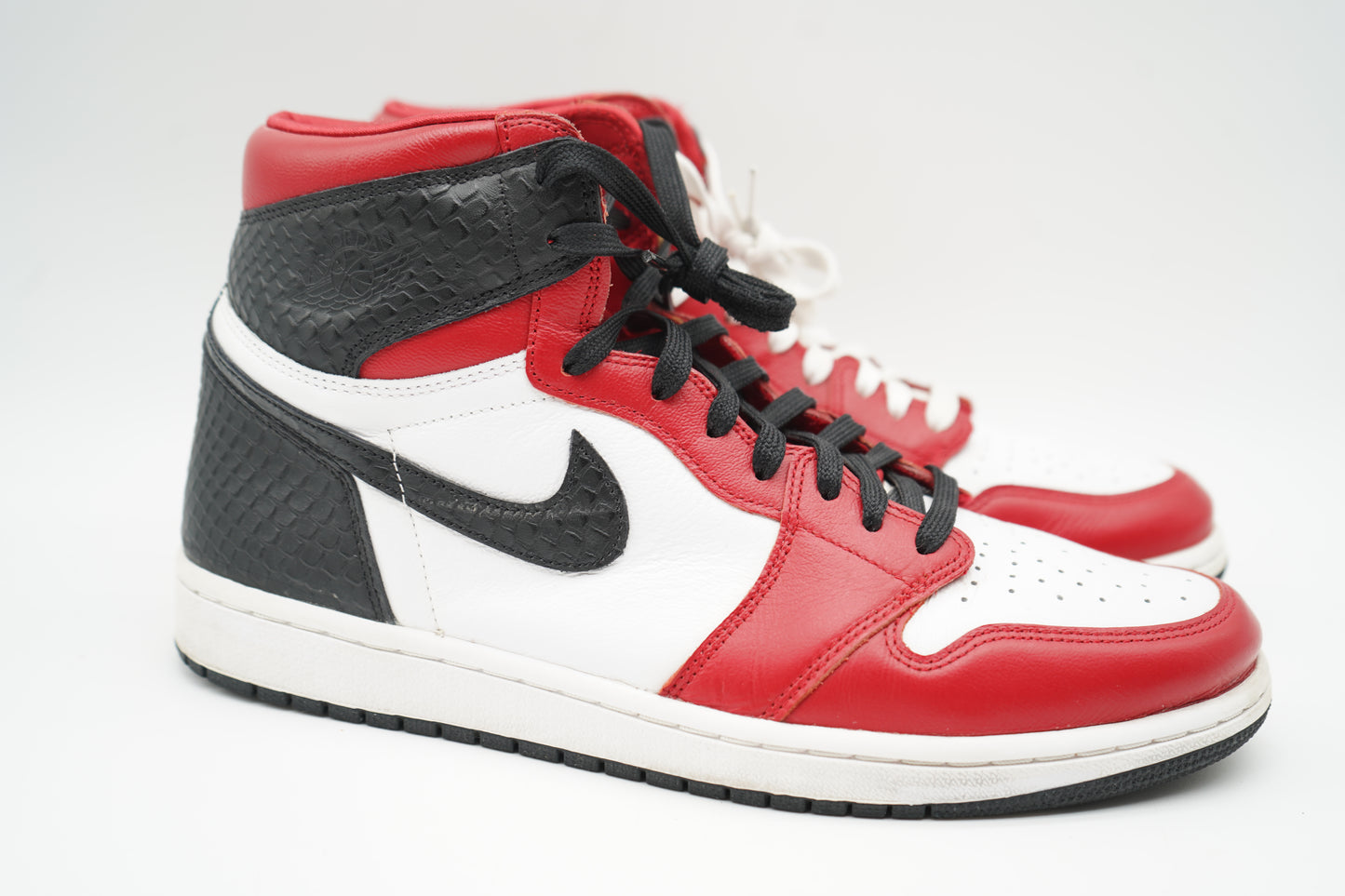 Jordan 1 Retro High Satin Snake Chicago (Women's)