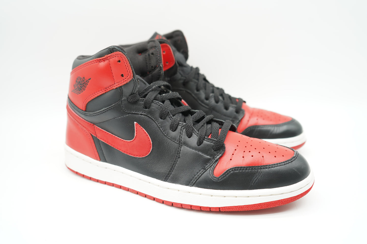 Jordan 1 Retro Bred (2001)