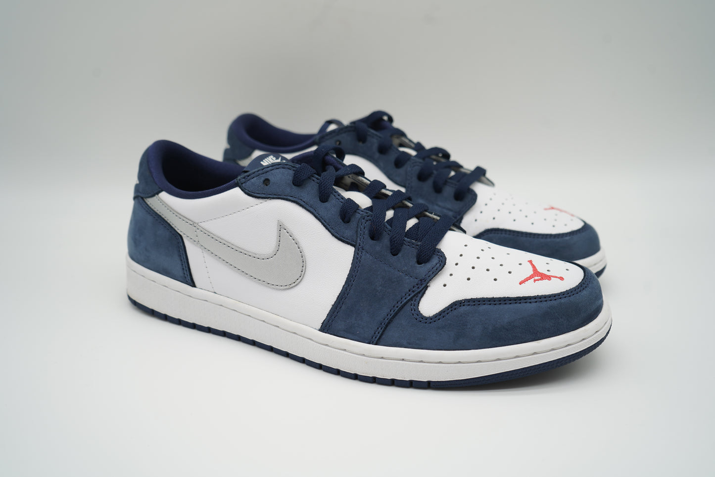 Jordan 1 Low SB Midnight Navy