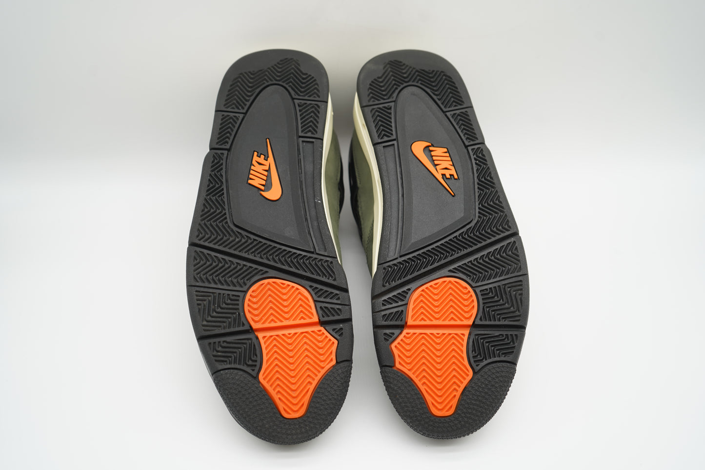 Jordan 4 Retro OG SP Undefeated (2025)