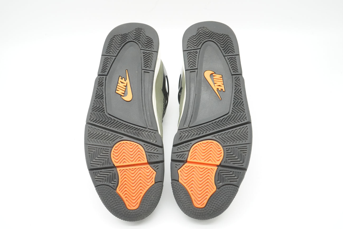 Jordan 4 Retro OG SP Undefeated (2025)