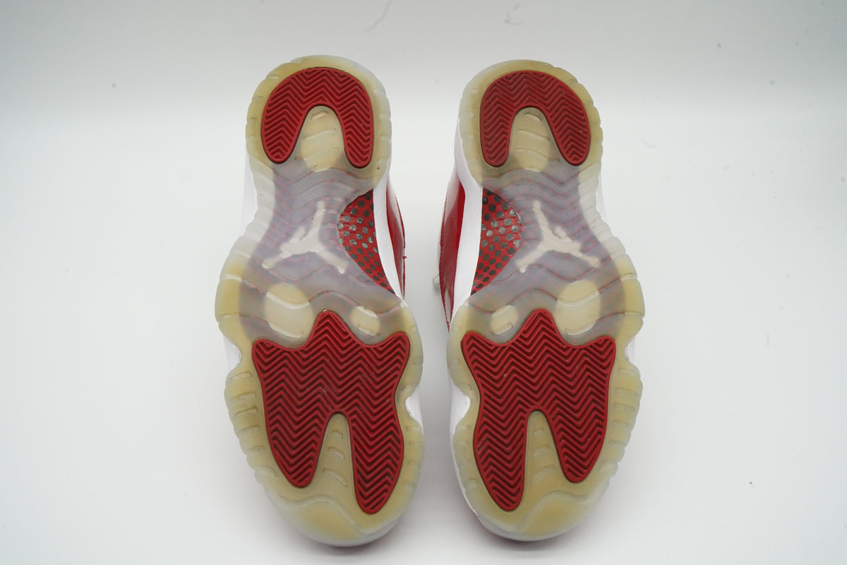 Jordan 11 Retro Cherry (2022)