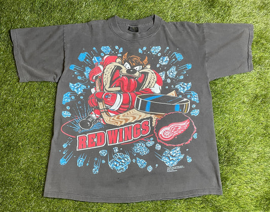Vintage 90's Tazmanian Devil Red Wings T Shirt