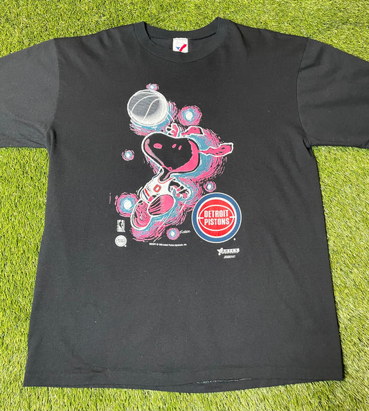 Vintage 90's Detroit Pistons Snoopy T Shirt